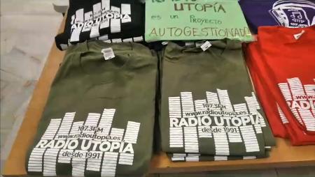 Imagen Camisetas y sudaderas para financiar Radio Utopía, la emisora libre del...