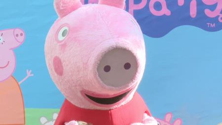 Imagen Peppa Pig celebra la vuelta al cole con los niños de Sanse