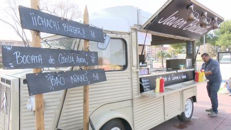 Imagen Feria navideña Food Trucks en el parque de La Marina de Sanse