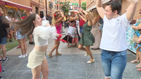 Imagen Sansevillanas es Andalucía en Sanse y solidaridad en fiestas