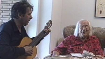 Imagen Rafael Alberti canta a galopar con Paco Ibañez. 1990