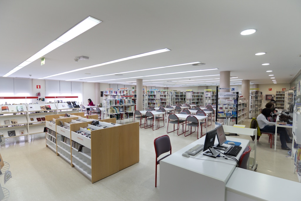 Biblioteca Claudio Rodríguez.
