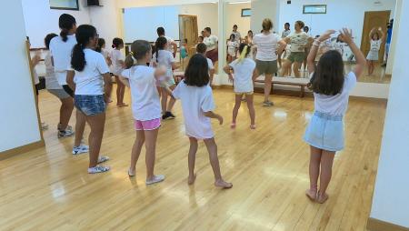 Imagen Diversión, disciplina y compañerismo: sin perder el ritmo en los campus de Eszena Danza