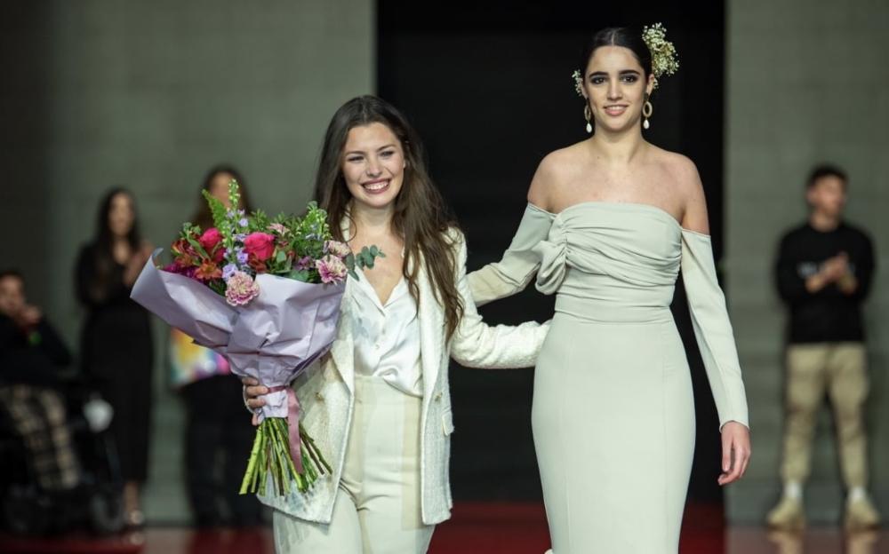 Imagen Sara Alonso Parrilla, diseñadora de moda y vecina de Sanse: “Desfilar en SIMOR 2022 ya era un sueño. Recibir una mención especial ha sido increíble”