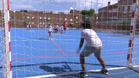 Imagen El Club Balonmano Sanse celebra sus campus de verano con múltiples actividades