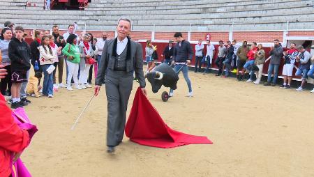 Imagen José Ortega Cano ofreció una clase práctica de toreo, en presencia de su...