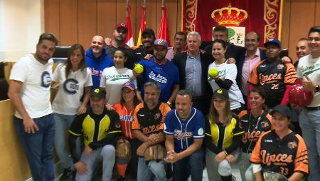 Imagen La primera liga de softbol mixto echa a rodar en Sanse este fin de semana