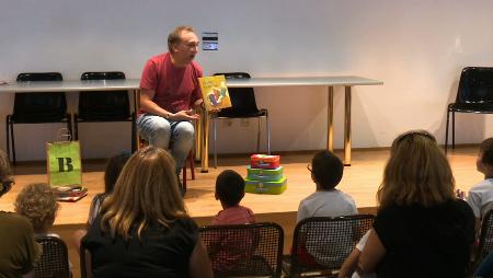 Imagen Jamacuco presentó sus cuentos infantiles en el Centro Cultural Claudio...