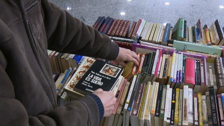 Imagen La Biblioteca Marcos Ana regala libros y revistas en su nuevo rastrillo