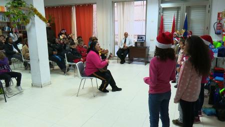 Imagen Fiesta de Navidad en el CEPI de Sanse con sorpresas y regalos