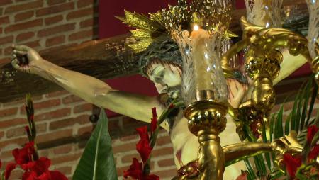 Imagen Sanse se pone a los pies de su Cristo de los Remedios