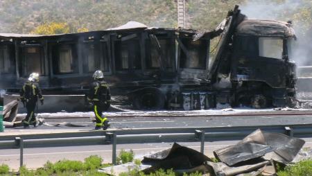 Imagen Aparatoso accidente en la A1 con un herido grave