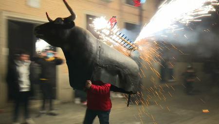 Imagen Hinchables, talleres para niños y el toro de fuego protagonizan el...