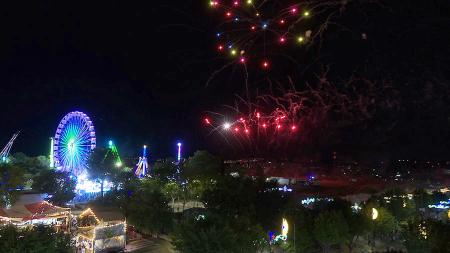 Imagen El III Concurso de Fotografía de Fuegos Artificiales de Pirosanse se abre con la Cabalgata