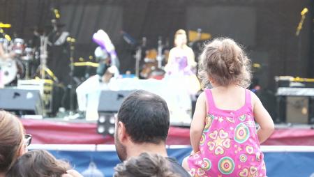 Imagen La Plaza de la Constitución se transforma en fiestas en un paraíso infantil