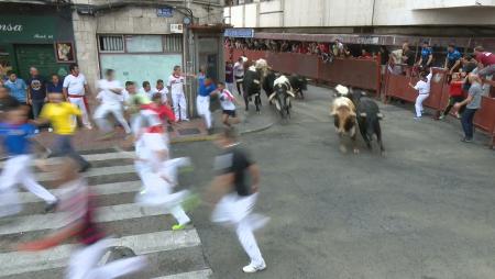 Imagen Toros algo más lentos, lluvia y excelentes carreras en el tercer...