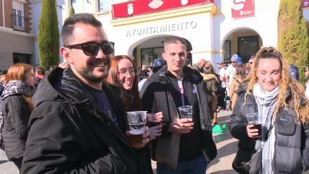 Imagen La música y el aperitivo ponen a bailar a miles de vecinos y visitantes