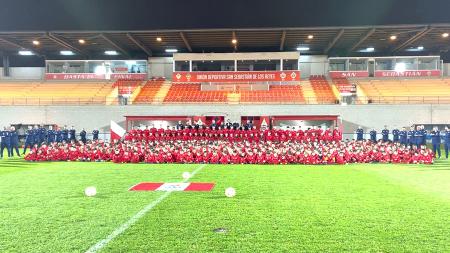 Imagen Más de 500 jugadores y jugadoras posan en la foto oficial de la cantera...