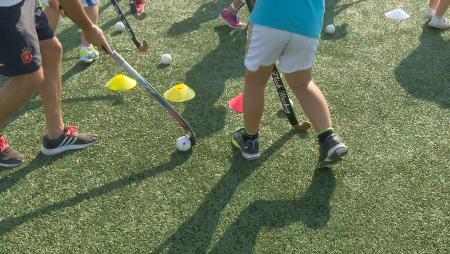 Imagen Stick, pelota, hierba y a disfrutar del Campus de Hockey