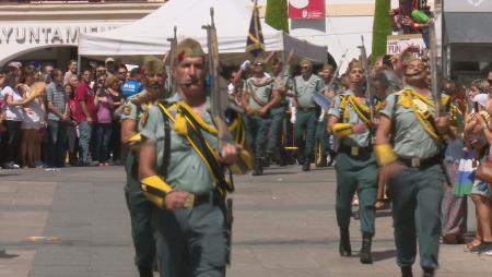 Imagen El desfile de la legión llena de gente las calles de Sanse