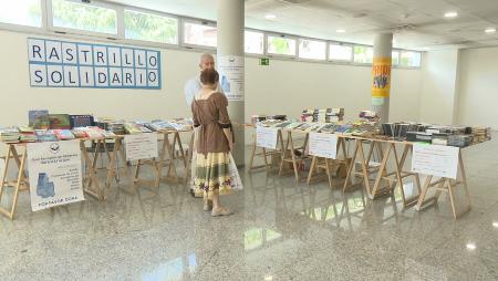 Imagen La Biblioteca Central cambia libros por comida para el Banco de Alimentos