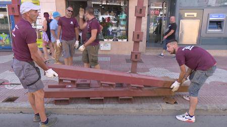 Imagen Sanse monta las talanqueras para los once encierros de las fiestas en honor al Cristo de los Remedios