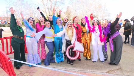 Imagen El Gran Desfile contó con 1300 participantes en un elegante carnaval de color, música y acróbatas