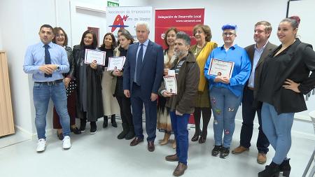 Imagen Premiados los cuatro mejores escaparates navideños de los comercios de Sanse