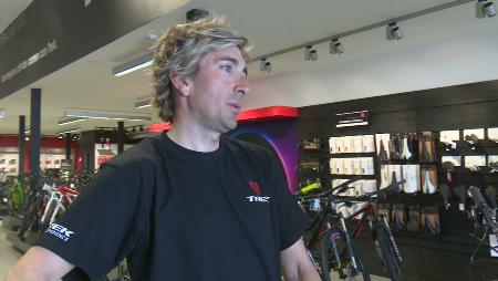 Imagen Roberto Alcaide, primer ciclista del mundo con prótesis en la Titandesert