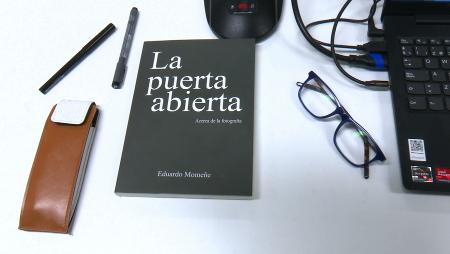 Imagen Eduardo Momeñe presenta “La puerta abierta”, su libro sobre el arte...