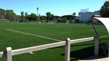 Imagen Concluyen las obras de reposición de césped artificial en 9 campos deportivos de Sanse