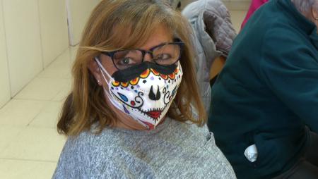 Imagen Creatividad a raudales en el taller de mascarillas carnavalescas