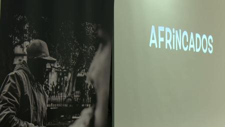 Imagen Afrincados, una exposición fotográfica sobre la vida en la calle de los...