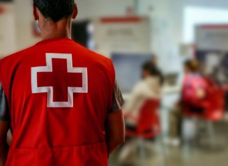 Imagen El Ayuntamiento y Cruz Roja Comarcal del Jarama acuerdan invertir 12.000 euros en la promoción del éxito escolar