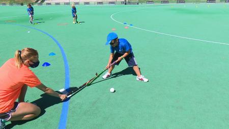 Imagen Desarrollo de habilidades y muchos juegos en el campus del Club de Hockey Complutense Sanse