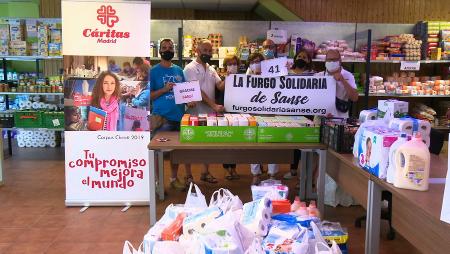Imagen La Furgo Solidaria lleva alimentos a Cáritas y se prepara para la gran...