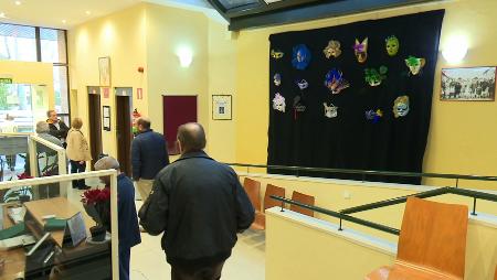 Imagen Los mayores de Sanse celebran el carnaval con un taller de máscaras...