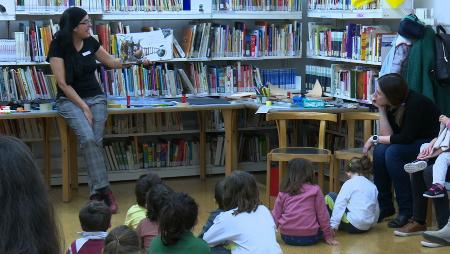 Imagen La Biblioteca de la Plaza de la Iglesia acogió el taller de Carnaval...