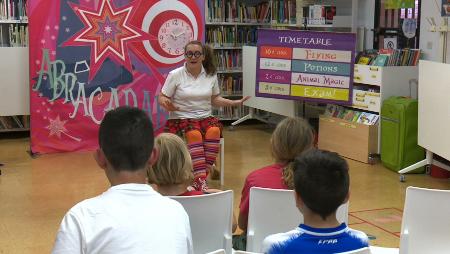 Imagen “Abracadabra”: Aprendiendo inglés con cuentacuentos en la Biblioteca Plaza de la Iglesia de Sanse