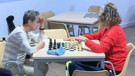 Imagen Jaque mate al deterioro cognitivo en el taller de ajedrez para mayores