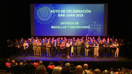 Imagen Nuestra ciudad rinde homenaje a los agentes de Policía Local y otros cuerpos de Seguridad