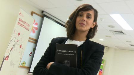 Imagen Mercedes Romaniega presenta su poemario “Eterna adolescencia” en la Biblioteca Marcos Ana de Sanse