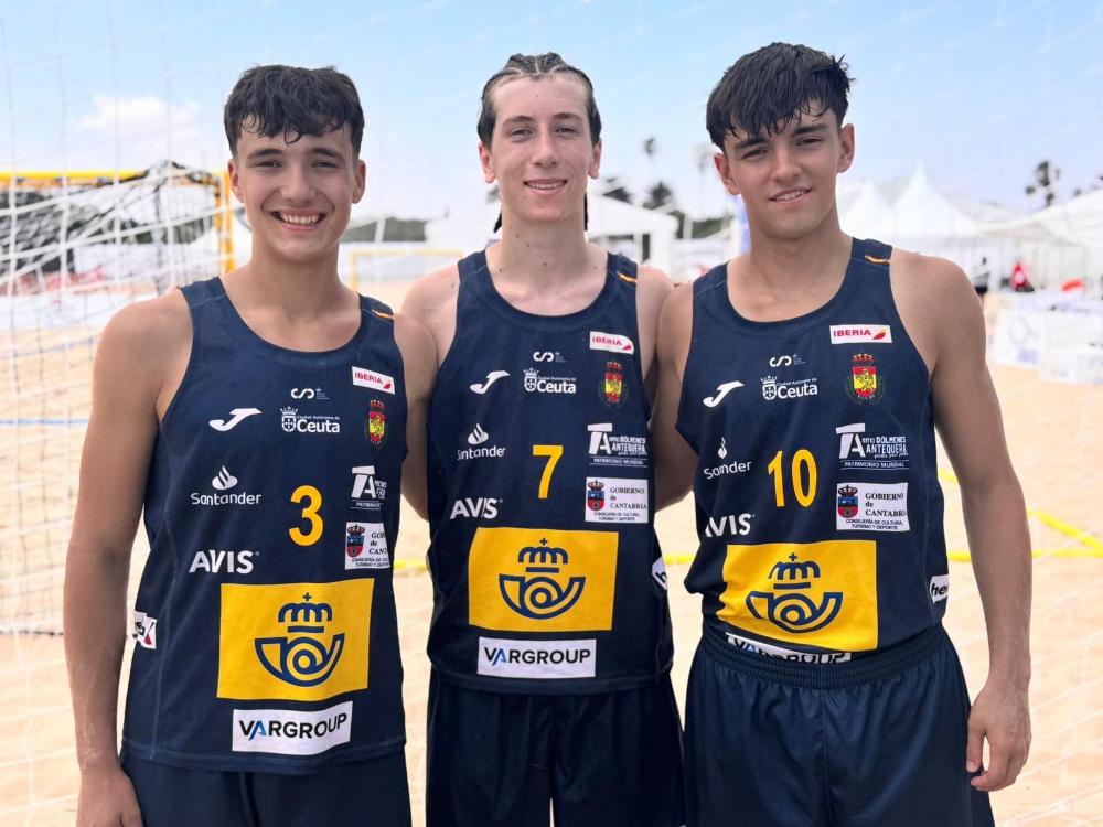 Imagen Tres jugadores del Club Balonmano Sanse se proclaman campeones del mundo de balonmano playa con la selección española