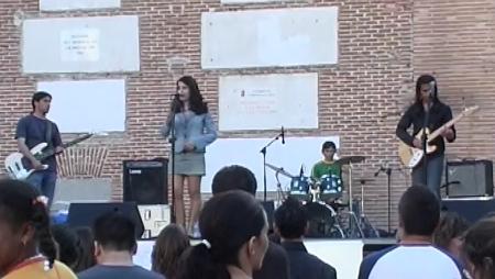 Imagen Pasó en Sanse: La F.A.P.A. celebró XXI Semana del Libro Infantil y Juvenil en la plaza de la Constitución