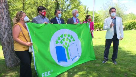 Imagen Tres ecoescuelas de Sanse renuevan sus banderas verdes en la Semana del...