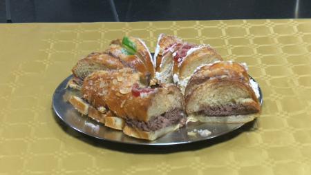 Imagen Saboreando el roscón de Reyes y disfrutando del teatro navideño en el Centro Joven Sanse