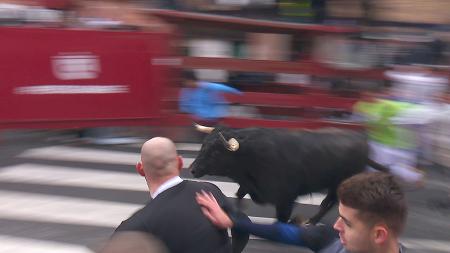 Imagen Emoción, una 'cornada envainada´ y homenaje en el segundo 'encierro blanco' de San Sebastián de los Reyes 2026